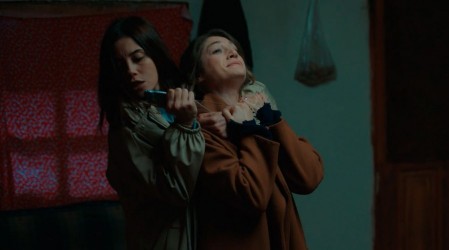 Asya y Derin se defienden para escapar: ¡Revisa este impactante avance de "Traicionada"!