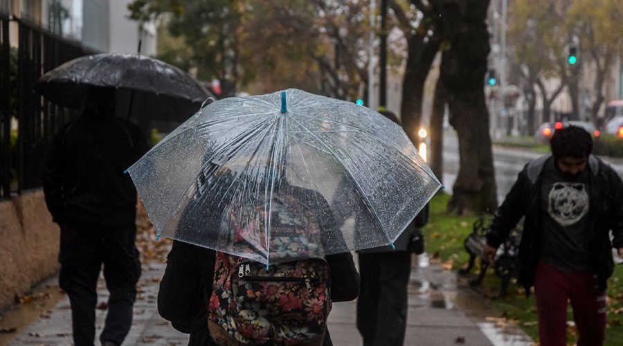 Región Metropolitana: Tras anuncio de sistema frontal decretan alerta temprana preventiva