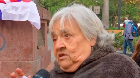 "No sé qué es lo que tiene en contra de nosotros": Ambulante por falta de permisos desde alcaldía de Santiago