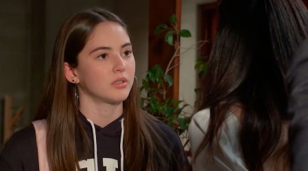 Monserrat vive una tensa discusión con sus padres en este capítulo