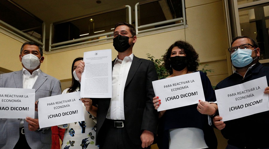 Proyecto "Chao Dicom" pasa al Senado: ¿Qué deudores serían beneficiarios?