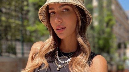 Aylén Milla vistió un llamativo vestido rojo