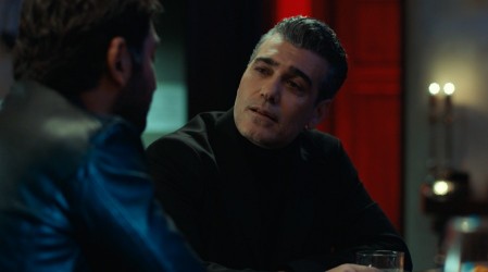 Avance extendido: Volkan y Aras se reunirán a conversar en un bar