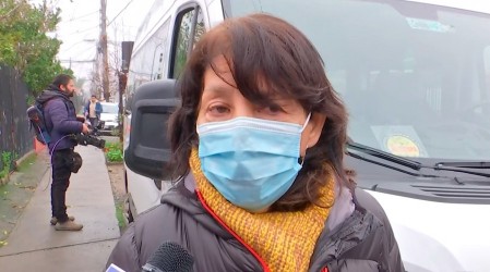 Delincuentes robaron la mochila de una niña: Conductora de furgón escolar sufrió robo en Puente Alto