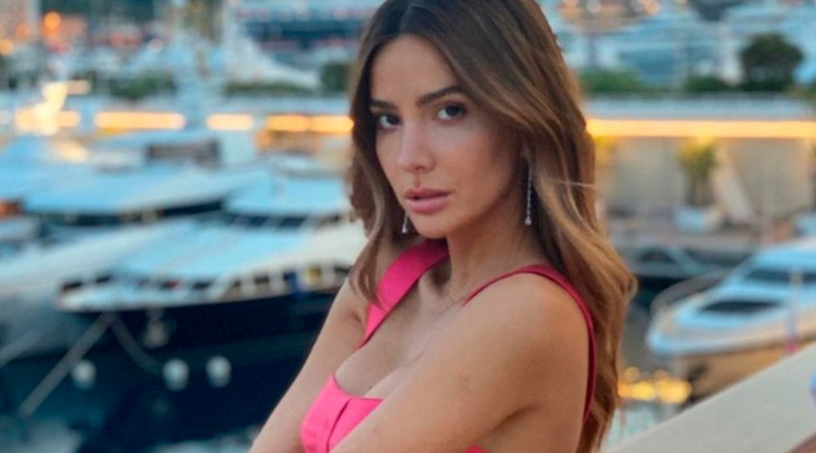 Directo desde Europa: Aylén Milla deslumbra a sus seguidores luciendo un colorido bikini