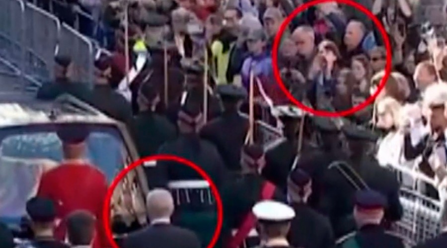 Príncipe Andrés fue insultado durante procesión de la reina: "¡Eres un viejo enfermo!"