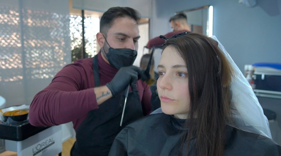 ¡Dejó atrás su pelo castaño!: Así fue el cambio de look de Magdalena Müller para la nueva teleserie de Mega