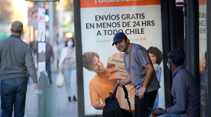 Fin a las mascarillas: Revisa las nuevas medidas sanitarias para aviones, buses y taxis