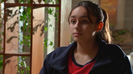 Blanca sospecha que sus padres les ocultan algo importante relacionado con Lautaro