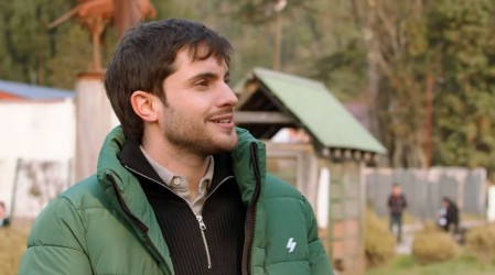 Lucas investiga sobre su adopción - Capítulo 90