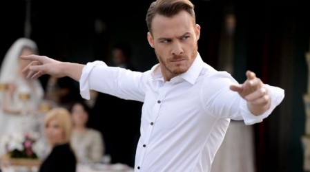 Kerem Bürsin apoyó las acusaciones machistas de la actriz Farah Zeynep Abdullah