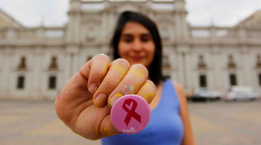 Día Internacional contra el Cáncer de Mama: Minsal entrega consejos para disminuir riesgo de padecerlo