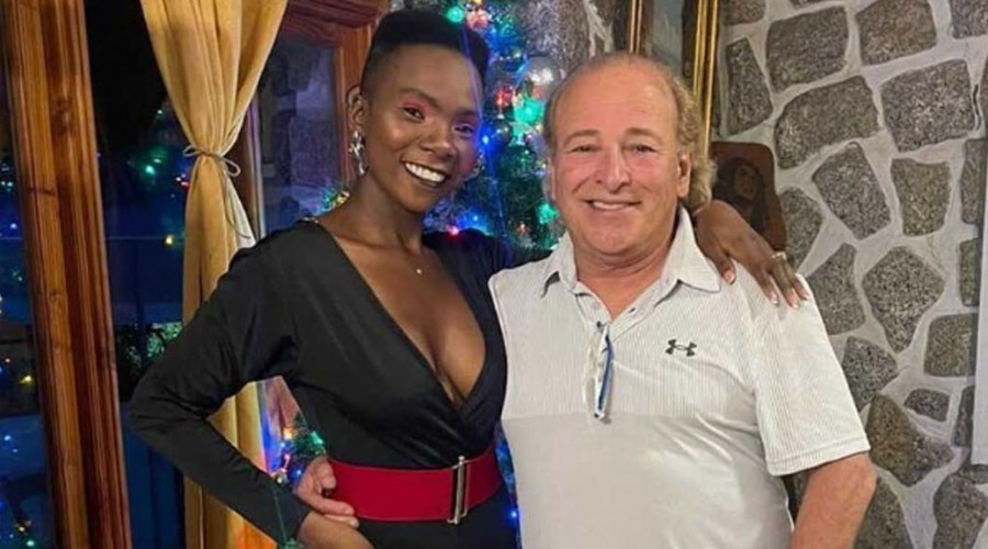 Dejó atrás el pelo corto: Pareja de Tatón Púrpura mostró drástico cambio de look Dejó atrás el pelo corto: Pareja de Tatón Púrpura mostró drástico cambio de look