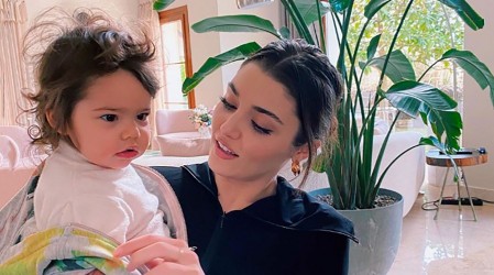 Hande Erçel se refiere al tratamiento contra el cáncer de su sobrina