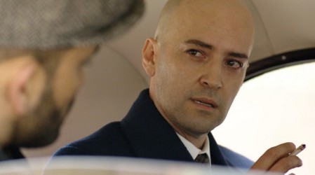 Herr Braun presiona a Pedro