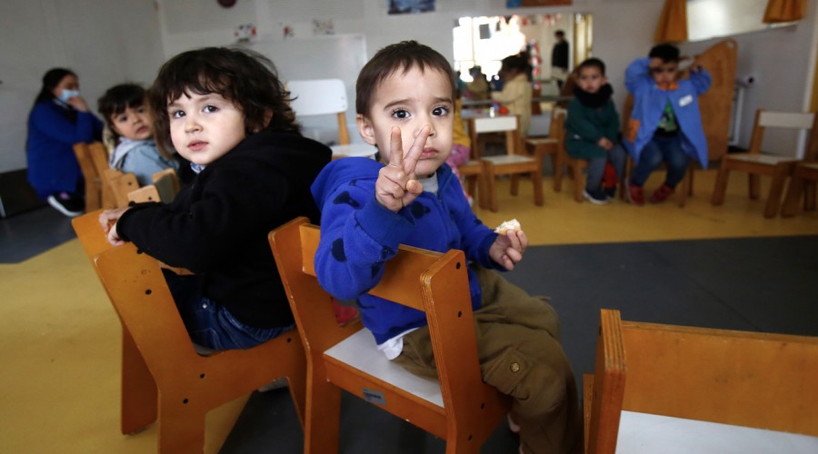 Revisa las fechas y cómo postular a los jardines infantiles y salas cunas de la Junji