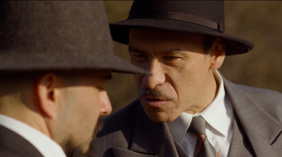 Cárdenas apoya el plan del 'hermano falso' para Pedro - Capítulo 49