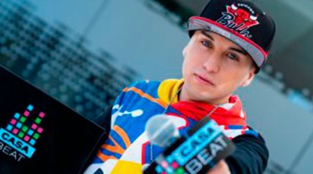 Mira la reacción de Boza tras ver el video muscal de 'Astu' participante de 'Casa Beat'