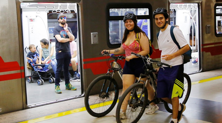 Metro de Santiago: ¿Qué días puedo ingresar con bicicleta?