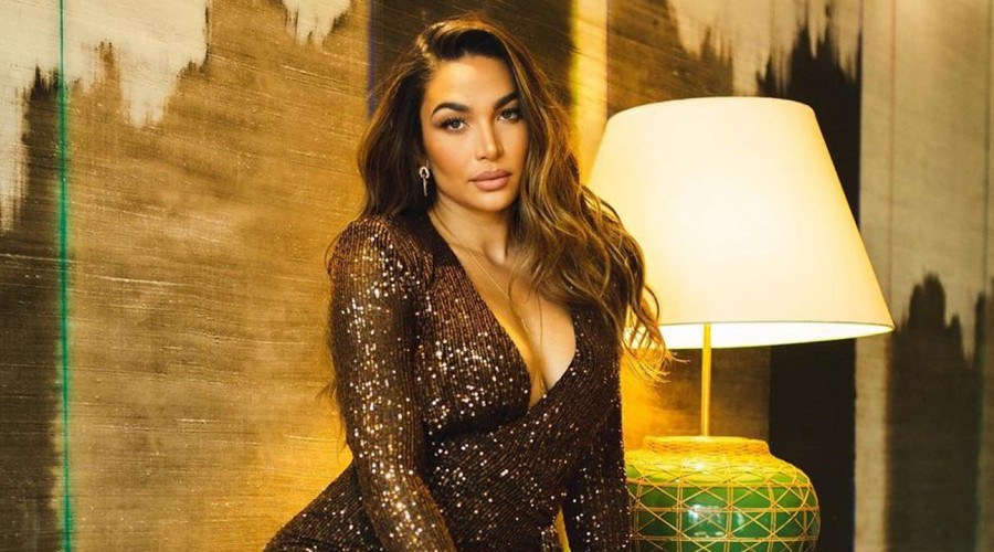 "El mejor regalo de navidad": Revisa qué contiene el lujoso pack vendido por Lisandra Silva a $79 mil