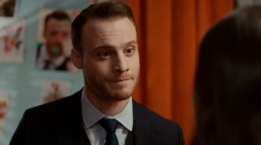 Serkan se entera que Selin está embarazada (Capítulo 118 - parte 2)