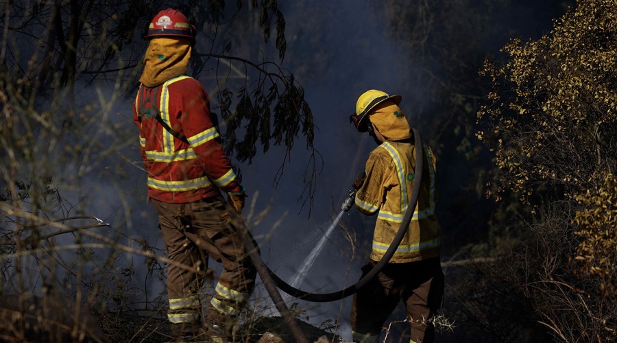 Reportan hallazgo de persona fallecida en incendio forestal de Colliguay