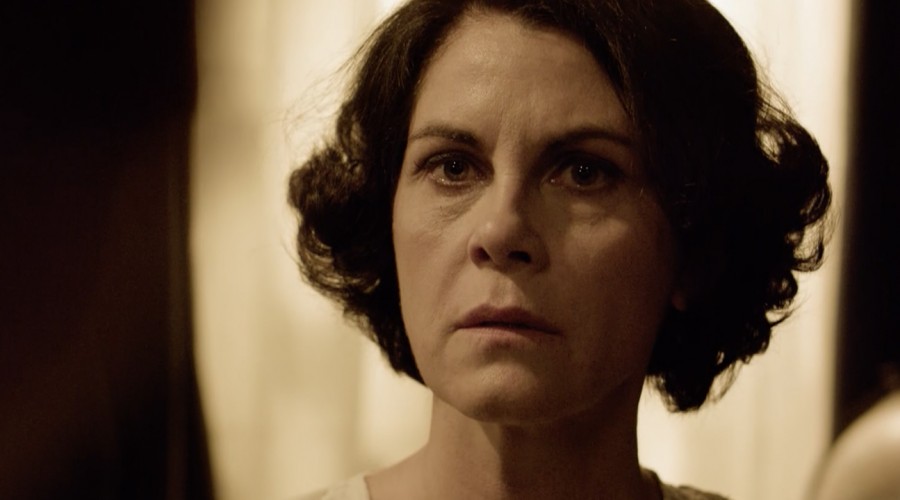 Antonia descubre los movimientos de Ester