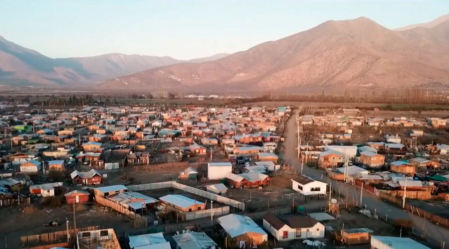 'Es un pueblo chico sin ley': Dueño de terreno tomado en Lampa lucha hace 7 años por recuperarlo
