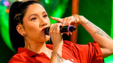 ¡La reconocida animadora Karla Constant escucha a Latina Salvaje de Casa Beat!