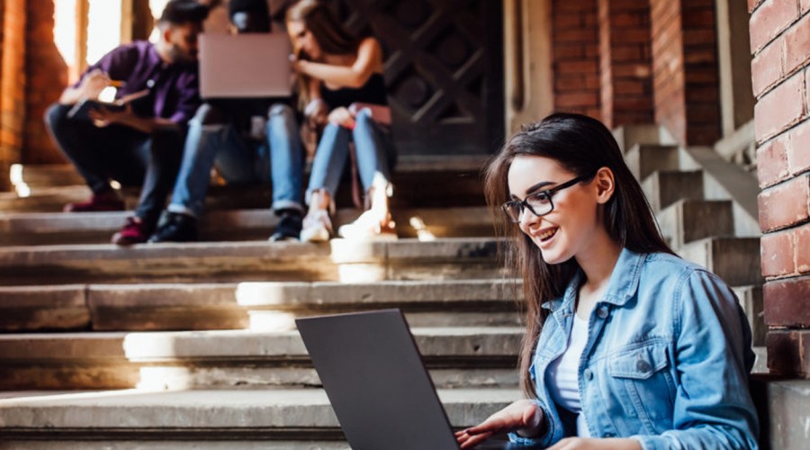 ¿Quiénes pueden solicitar la suspensión del pago del Crédito con Garantía Estatal?