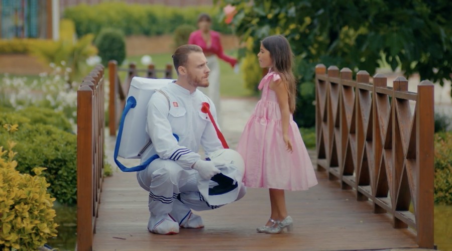 Serkan sorprenderá a Kiraz vestido de astronauta: Mira un adelanto exclusivo de "Me robaste el corazón"