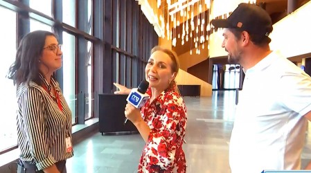 "Esto es como de Harry Potter": Karen Doggenweiler se maravilló al interior del Teatro del lago en Frutillar