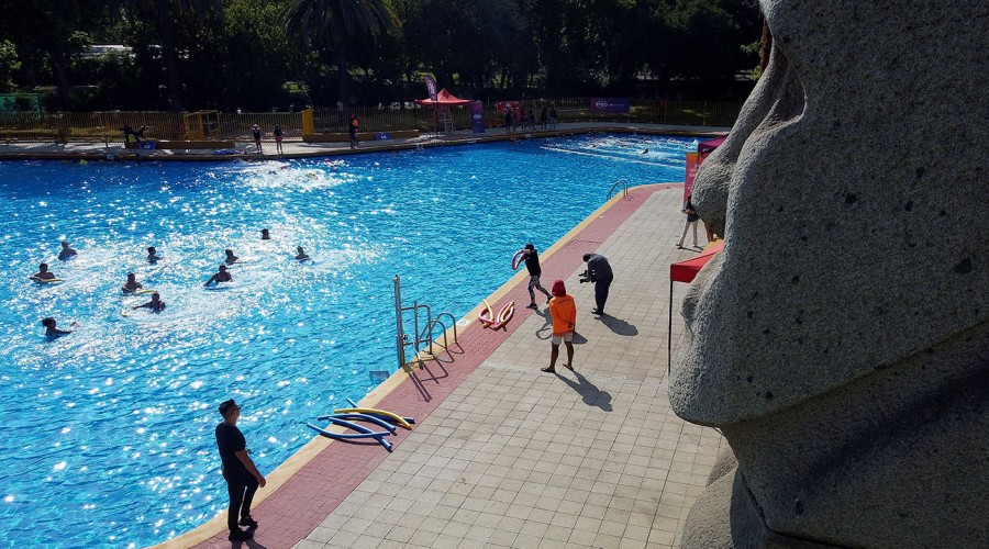 ¿Necesitas refrescarte?: Estas son las piscinas disponibles para visitar en Santiago