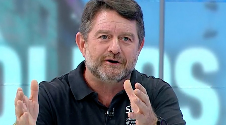 "A este Gobierno le faltan manos": Claudio Orrego sobre el regreso del comercio ambulante a Meiggs