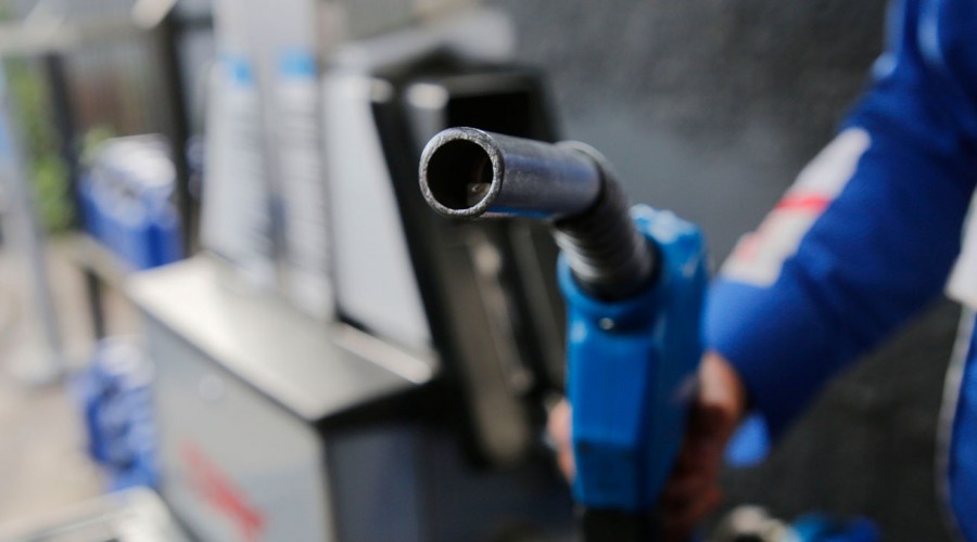 Anuncian fuertes bajas en el precio de bencinas: ¿De cuánto será el monto?