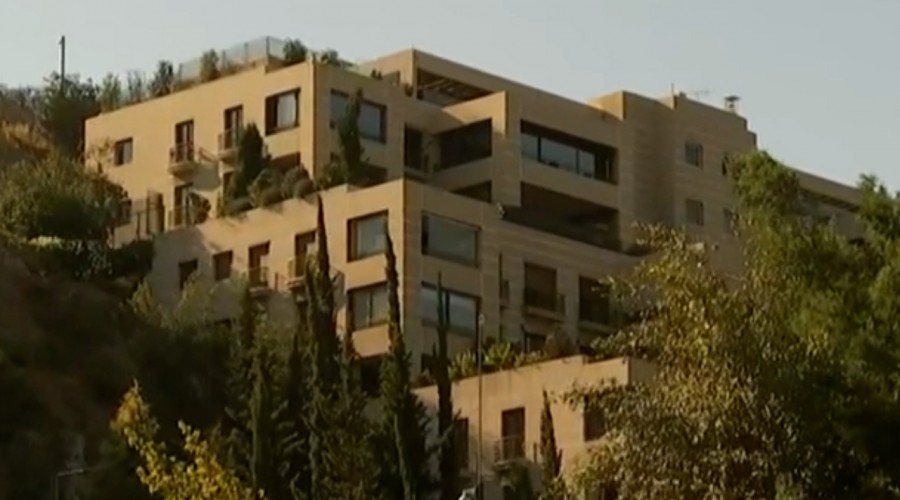 PDI allanó casa de Tonka Tomicic y 'Parived' por Caso Joyas PDI allanó casa de Tonka Tomicic y 'Parived' por Caso Joyas