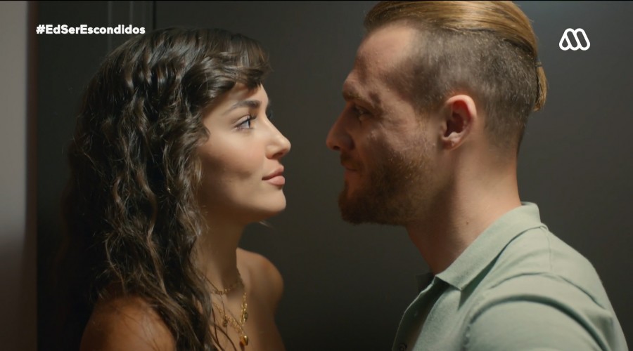 "¡Mírenlos!": Así fue el comentado acercamiento romántico entre Eda y Serkan en "Me Robaste el Corazón"