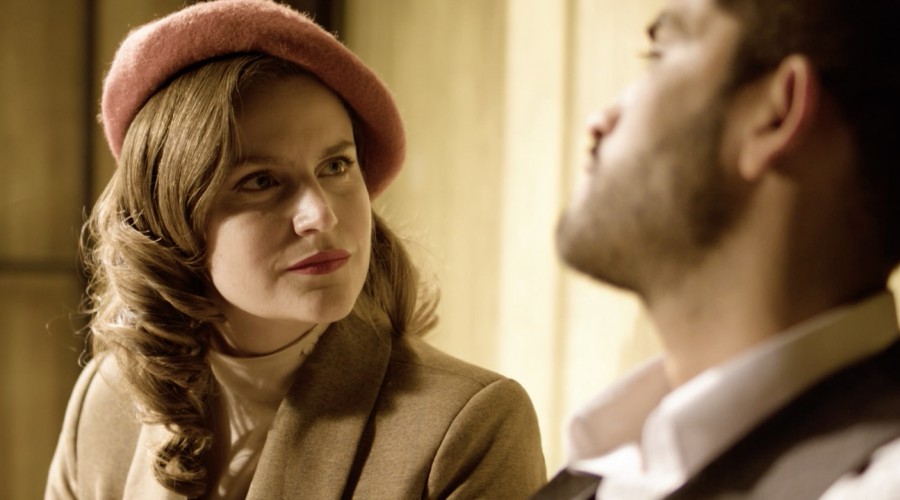 Sara Levi le ofrece ayuda a Pedro