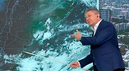 Calidad del aire está en categoría regular: Humo de los incendios forestales llegó a la cuenca de Santiago
