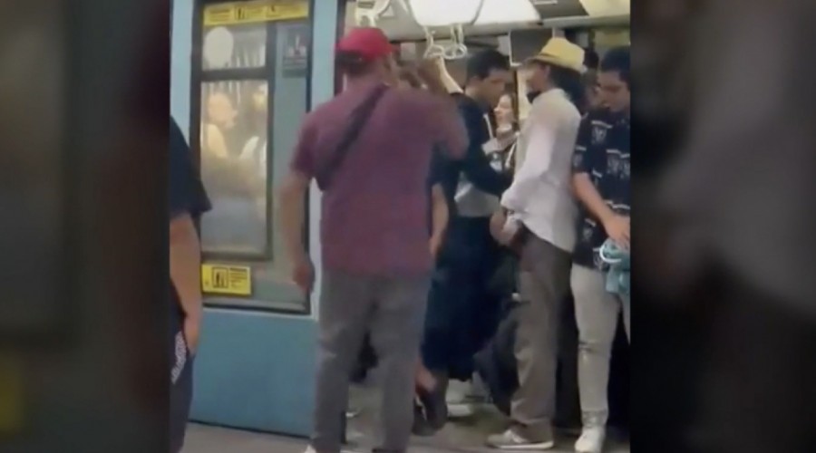 Pánico en el metro: Hombre amenaza con un arma a pasajeros del tren subterráneo