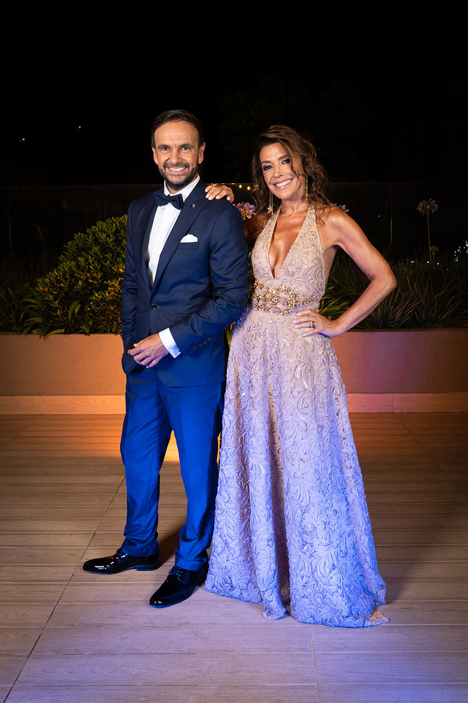 Rodrigo Sepúlveda y Carolina Arregui posan para la Gala de Viña del Mar