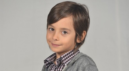 Así luce el pequeño intérprete de 'Osman' en la teleserie turca 'Mar de amores'