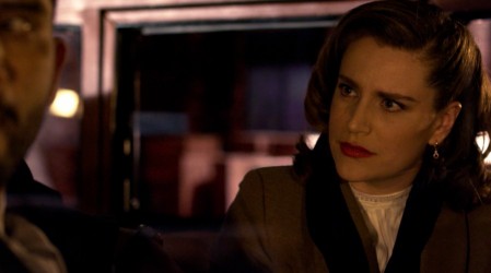 Sara detiene a Pedro