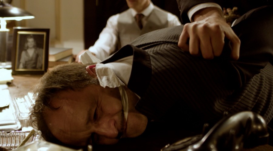 Cornellius mata a su mayordomo