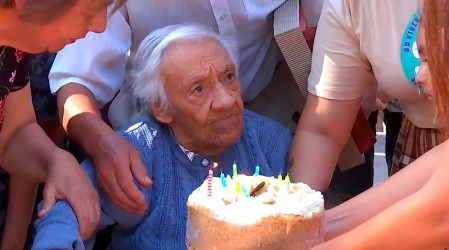 Todo Buin celebró los 105 años de la señora Julia