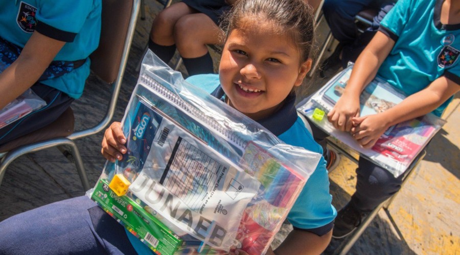 Comenzó la entrega del Kit de Útiles Escolares de Junaeb: Averigua si tu hijo si es beneficiario