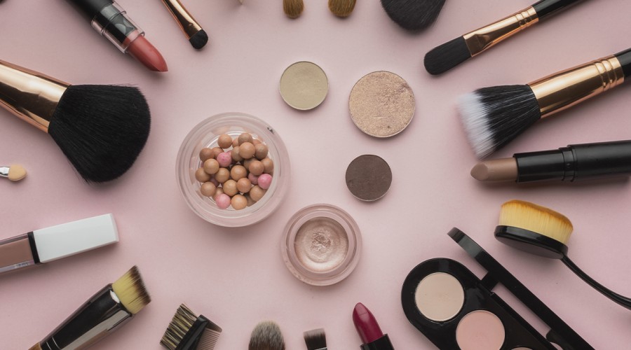 Elisa Zulueta reveló sus secretos de belleza e infaltables de maquillaje junto a Mercado Libre