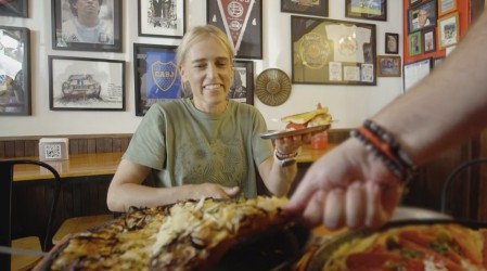 Virginia Demaría conoce el sabroso mundo de la pizza en Plan V