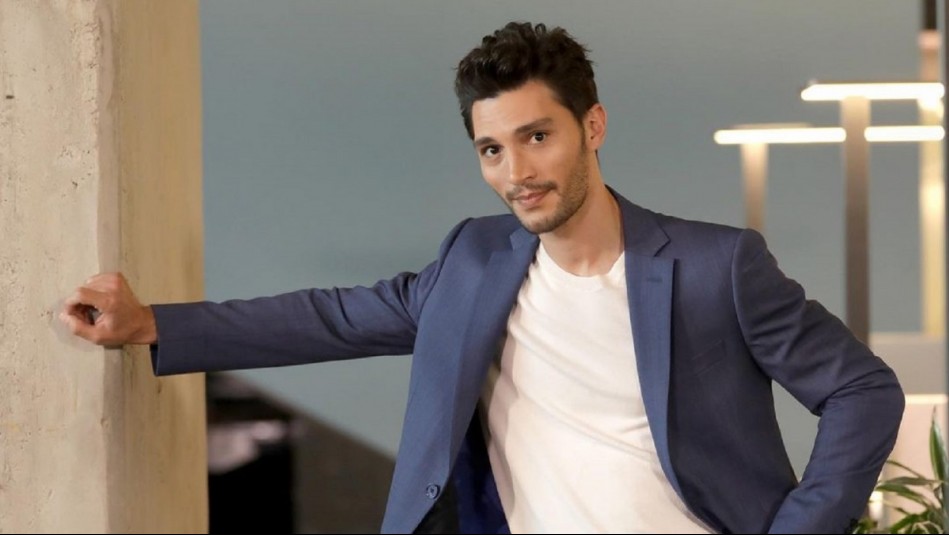 El protagonista de 'Olvídame si puedes' sorprende a sus seguidores con este look descuidado