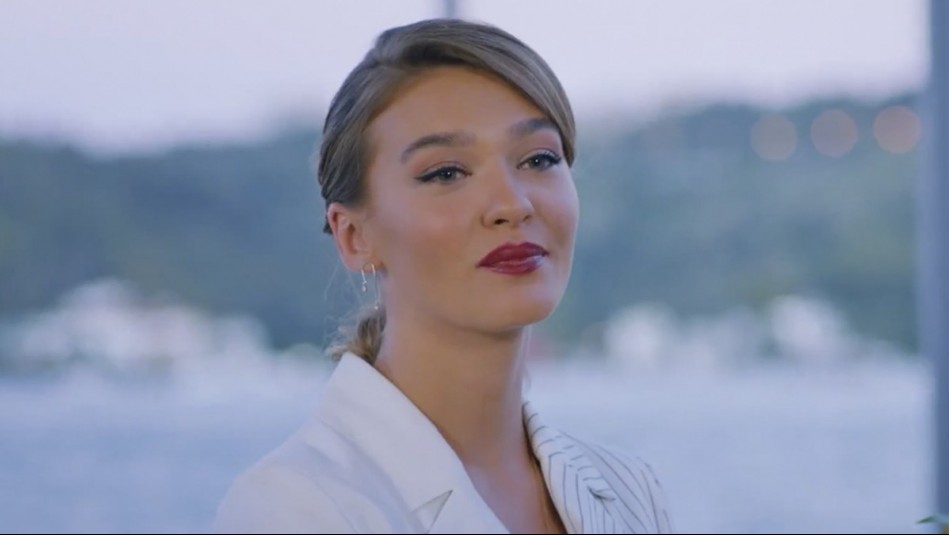 Çagla humilla a Esra (Capítulo 32 - parte 2)